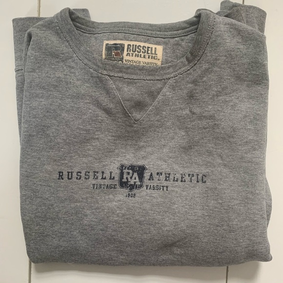 Vintage Russell Athletic Crewneck - Picture 5 of 10